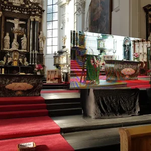 Video- und Tonübertragung der Zeremonie auf LED Screen in der Kirche und im Aussenbereich in 100m Entfernung. Stans NW 2022​