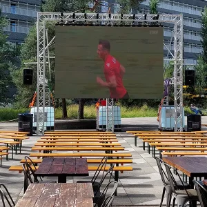 LED Screen P3.9, 4.5 x 3m mit Beschallungsanlage zu Live Fussballübertragung EM 2024 Zürich​